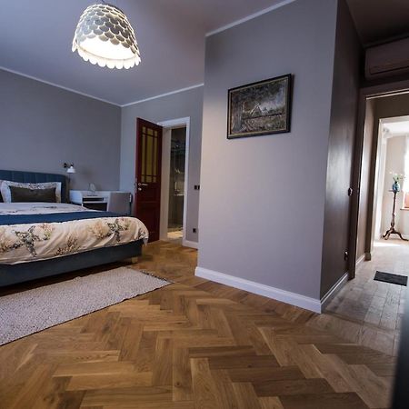 Hotel Emily Ryga Zewnętrze zdjęcie