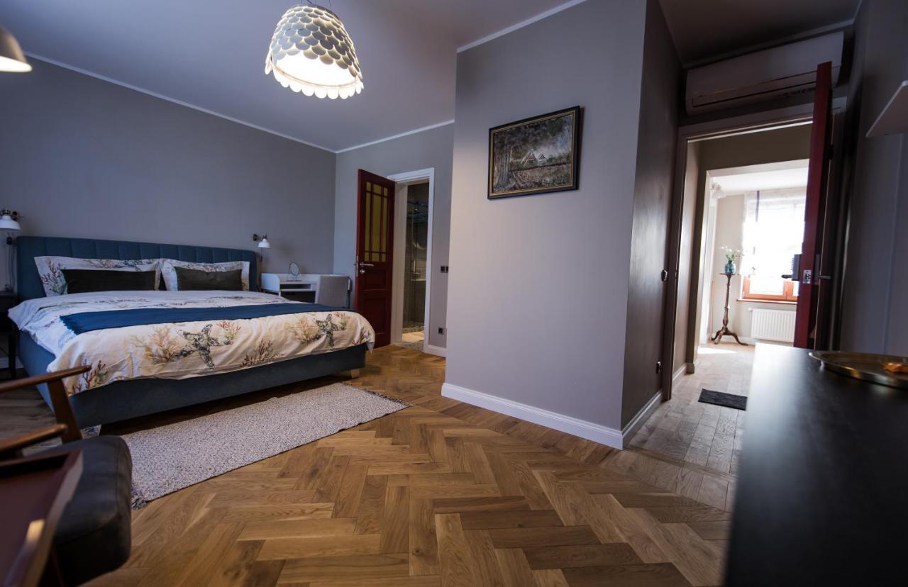 Hotel Emily Ryga Zewnętrze zdjęcie