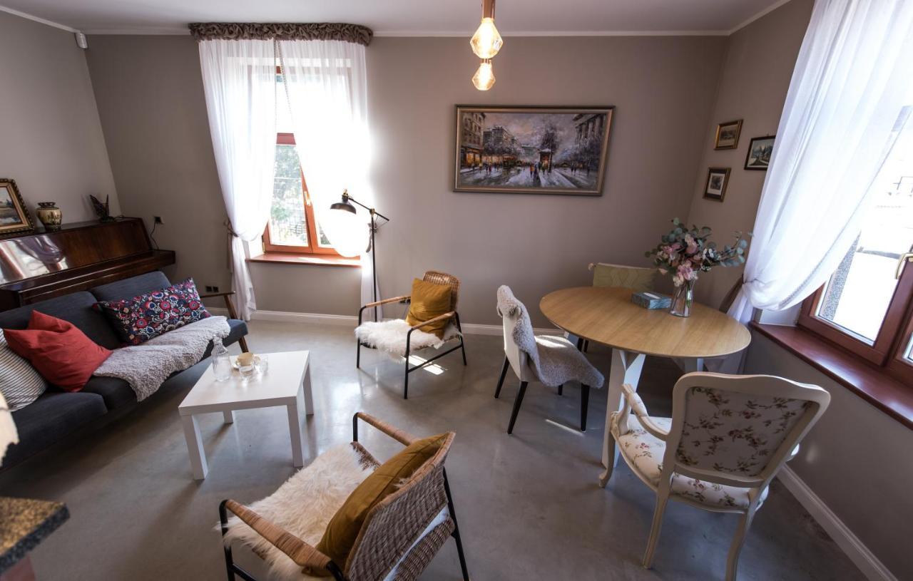 Hotel Emily Ryga Zewnętrze zdjęcie