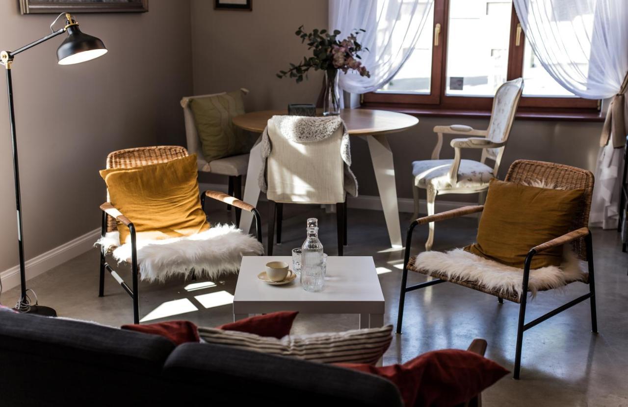 Hotel Emily Ryga Zewnętrze zdjęcie