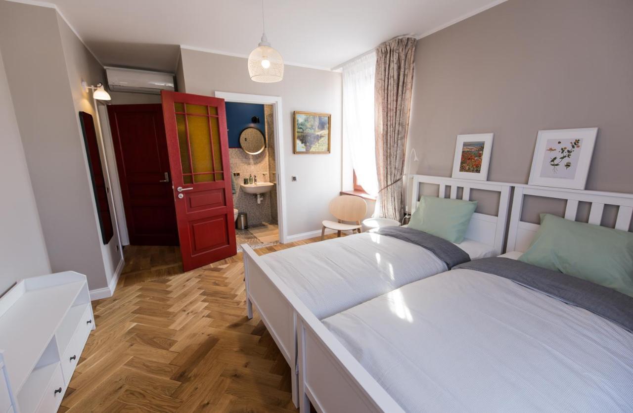 Hotel Emily Ryga Zewnętrze zdjęcie