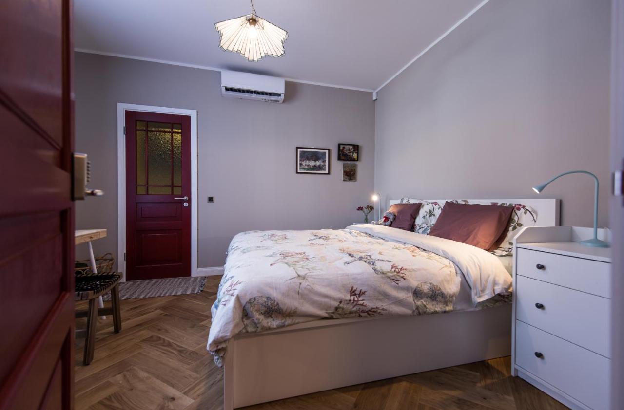 Hotel Emily Ryga Zewnętrze zdjęcie